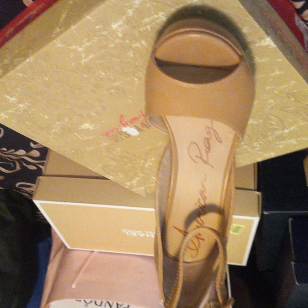 AMERCIAN RAG  chunky 4 inches platform tan open toe pumps